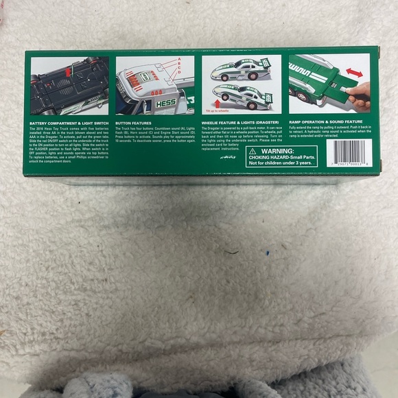 Hess BRAND NEW 2018 Toy Truck - RV with ATV and Motorbike - Picture 7 of 14